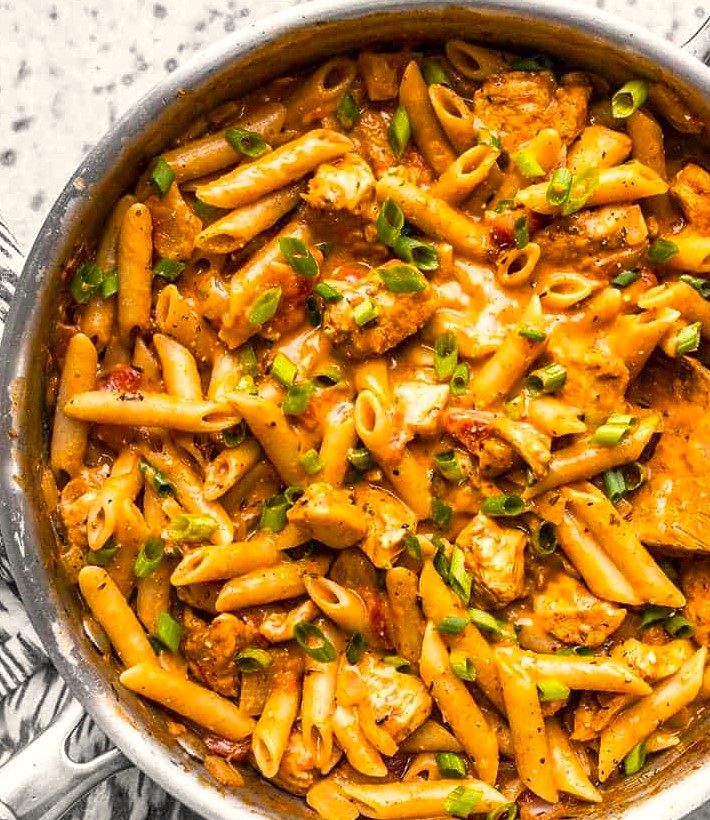 One-Pot-Creamy-Cajun-Chicken-Pasta-