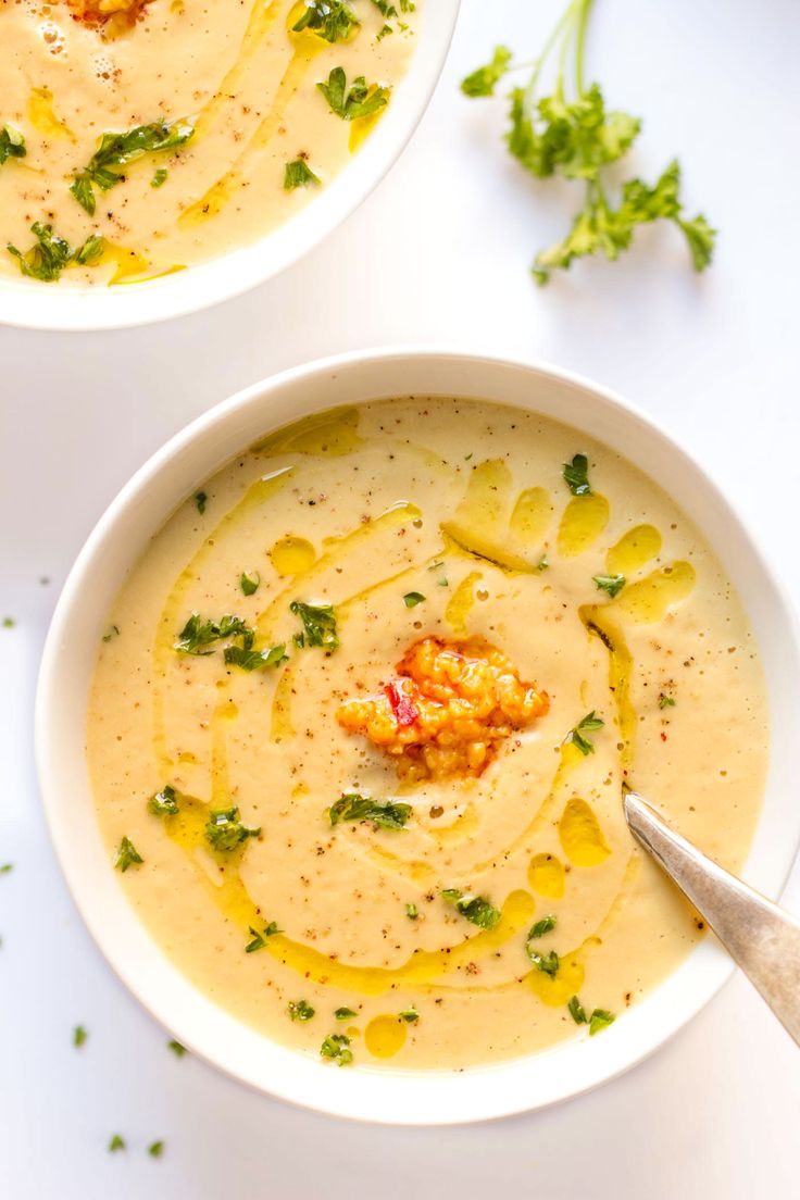 roasted garlic cauliflower soup