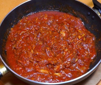 canned tuna tomato sauce