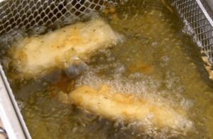 how long to deep fry fish