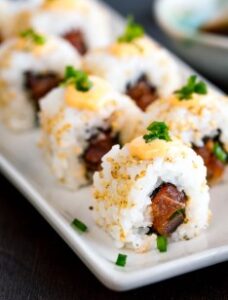 tuna sushi roll nutrition